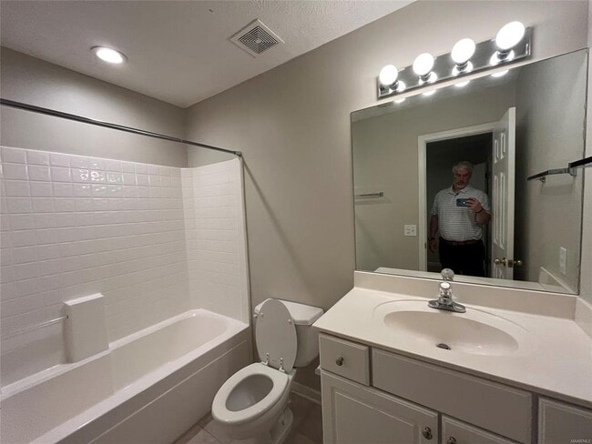 Building Photo - 9679 Greythorne Way