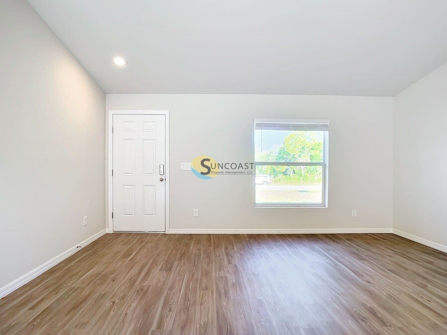 Building Photo - 14111 SW 48th Ct