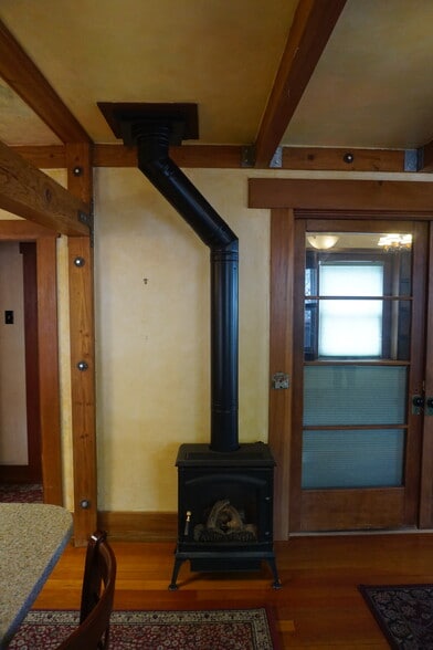 Building Photo - 2127 Red Rose Way