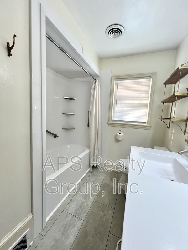 Building Photo - 5144 Sunrise Terrace