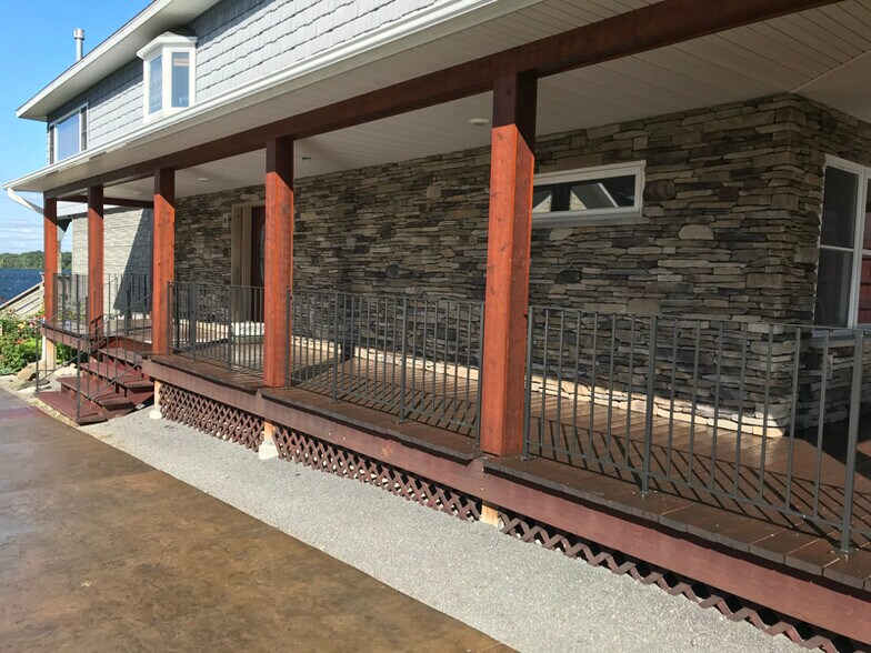 Building Photo - 6883C Deluxe Park