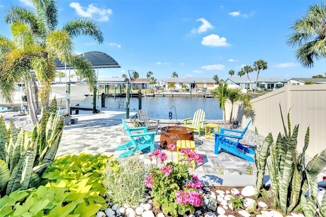 Building Photo - 1015 Spindle Palm Way