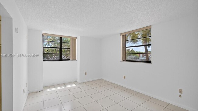 Building Photo - 10975 SW 107th St