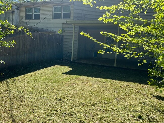 Building Photo - Oak Meadow Townhome