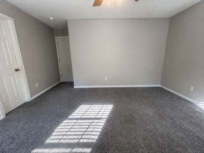 Building Photo - 318 Castle Ridge Dr