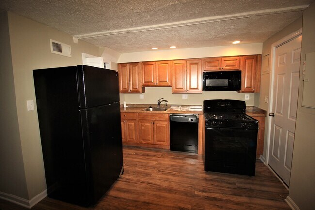 Building Photo - EXPERTLY DESIGNED 3 BEDROOM HOME IN DUNDALK!