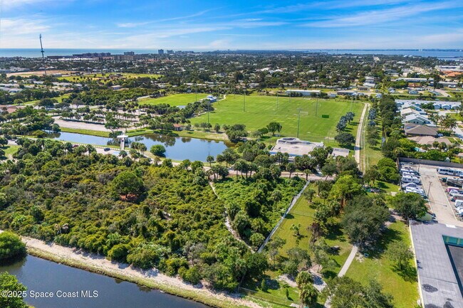 Building Photo - 1125 Jimmy Buffett Mem Hwy