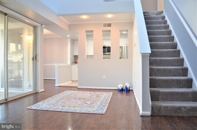 Building Photo - 3311 Lakeside View Dr