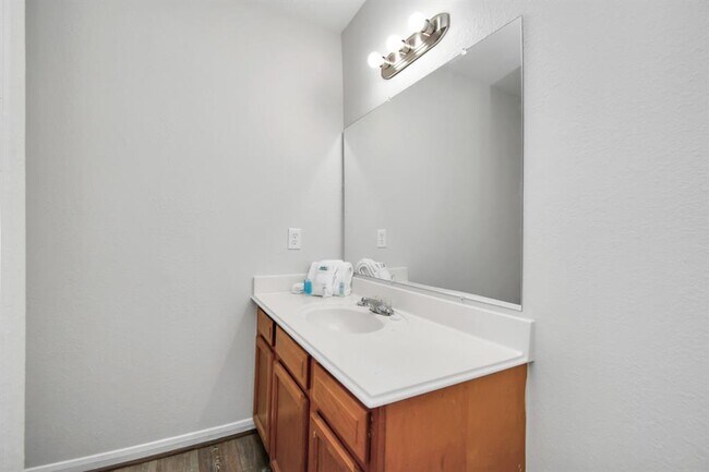 Building Photo - 8106 Rhobell St