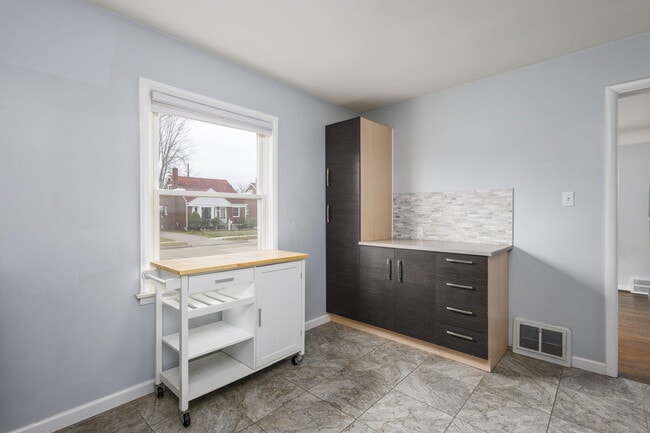 Building Photo - 23005 California St