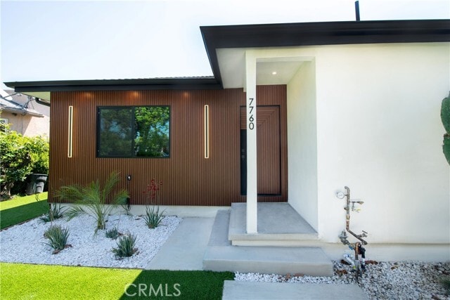 Building Photo - 7760 Independence Ave