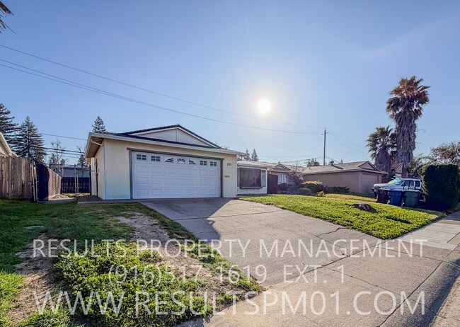 Building Photo - Make this your Home! 4 bedroom in North Highlands