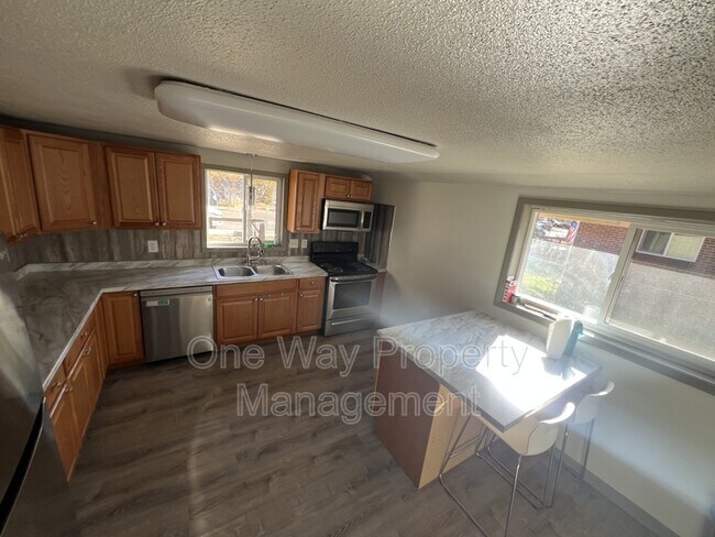 Building Photo - 205 16th Ave Ct