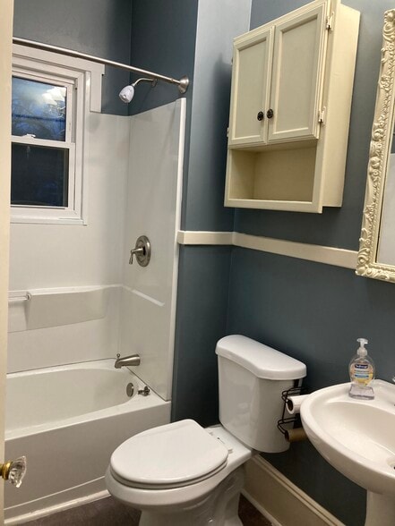 Building Photo - 1010 Glenwood ave