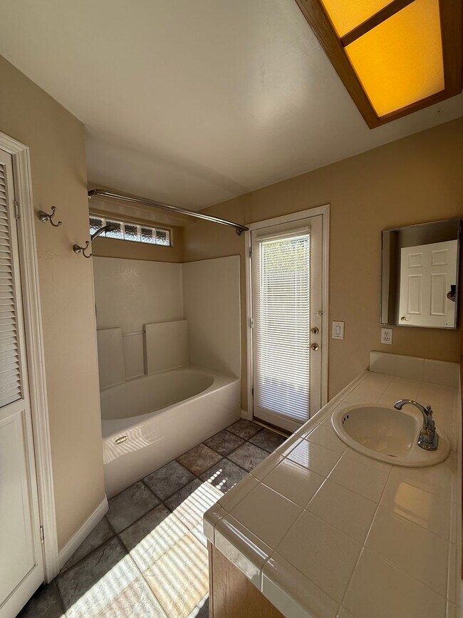 Building Photo - 5704 Pine Canyon Dr