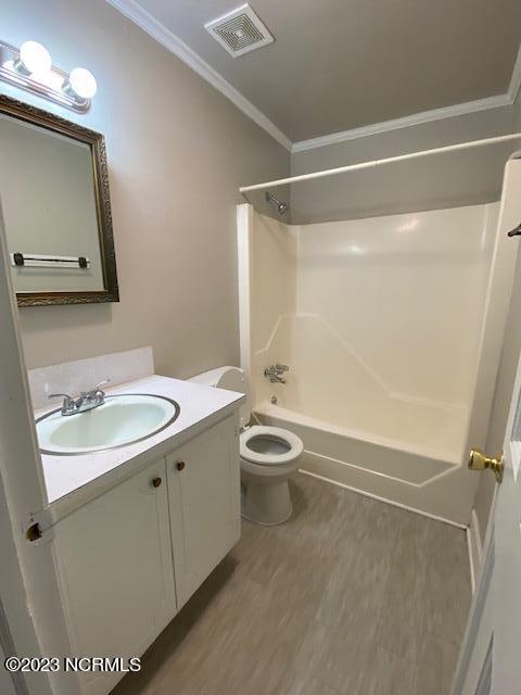 Building Photo - 1200 E 14th St