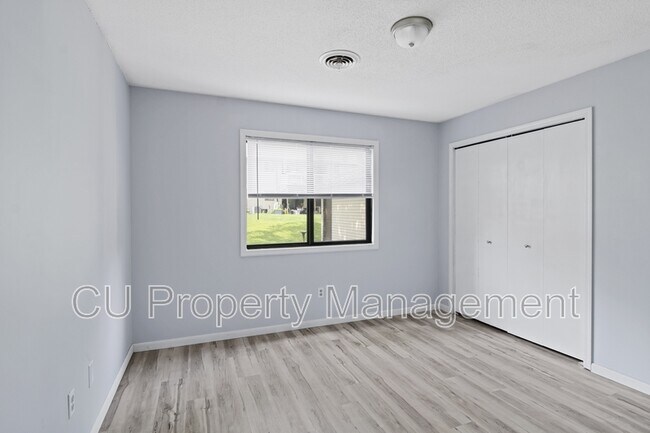 Building Photo - 1202 Dean Dr