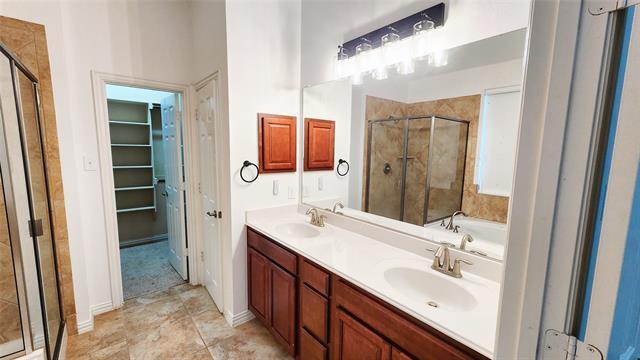 Building Photo - 3464 Twin Pines Dr