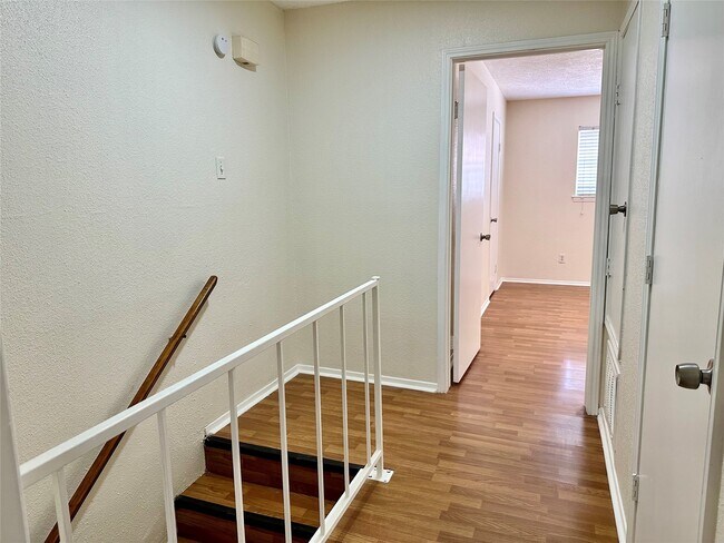 Building Photo - 1715 Moritz Dr