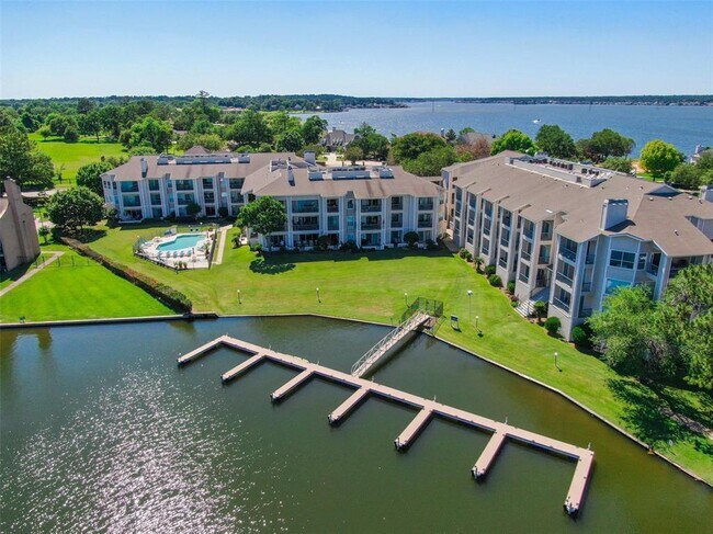 Building Photo - 12800 Melville Dr