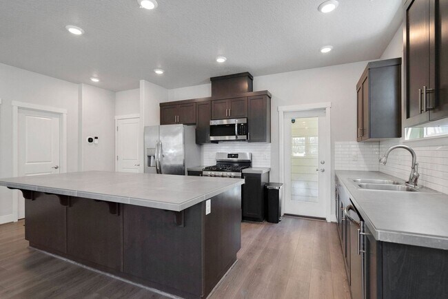 Building Photo - 16855 SW Townsville St