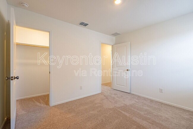 Building Photo - 214 Sambre St