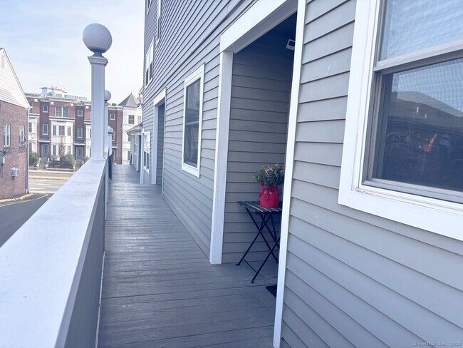 Building Photo - 2 West Ave