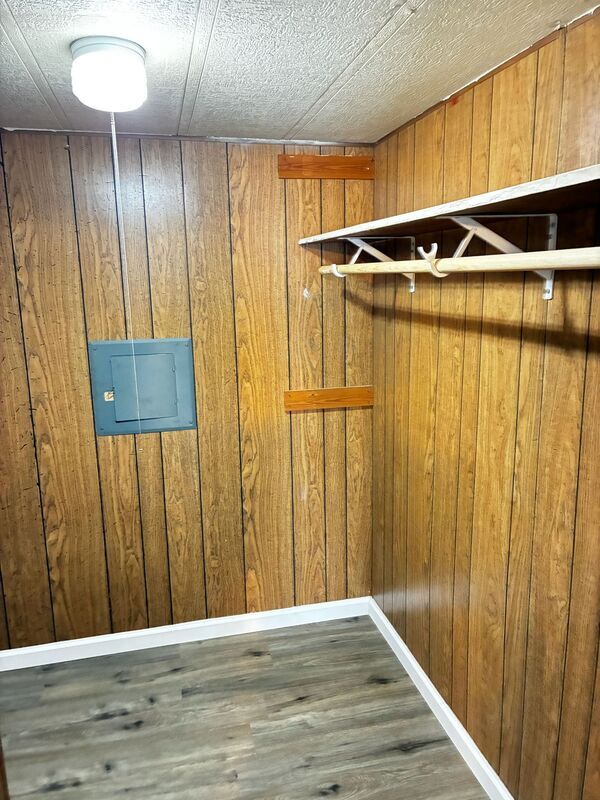 Building Photo - 7621 Sunwood Dr