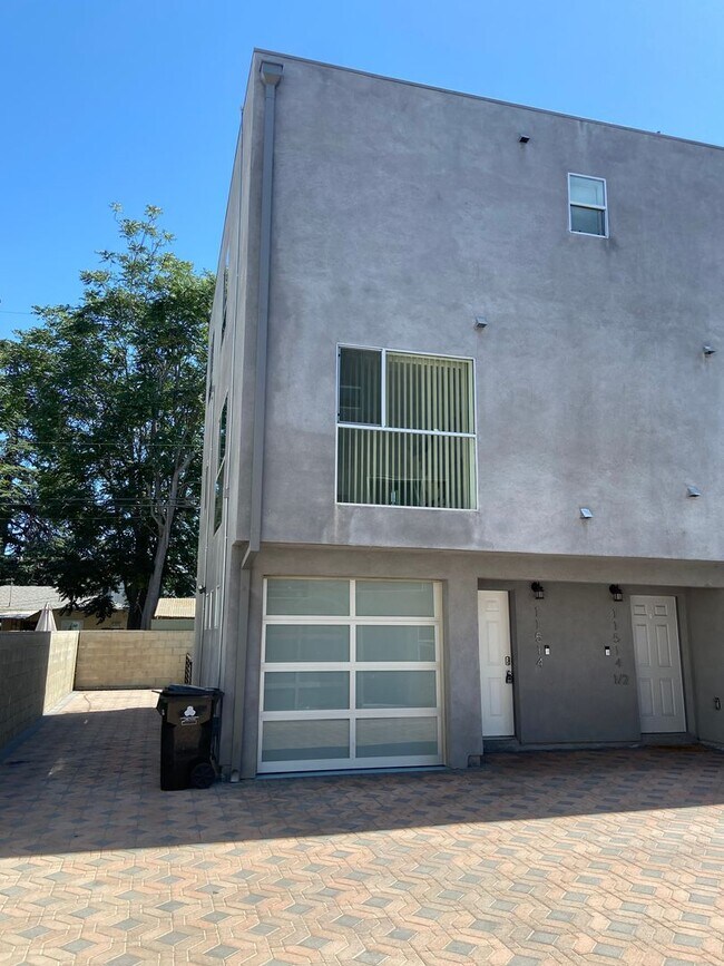 Building Photo - 11514 Emelita St