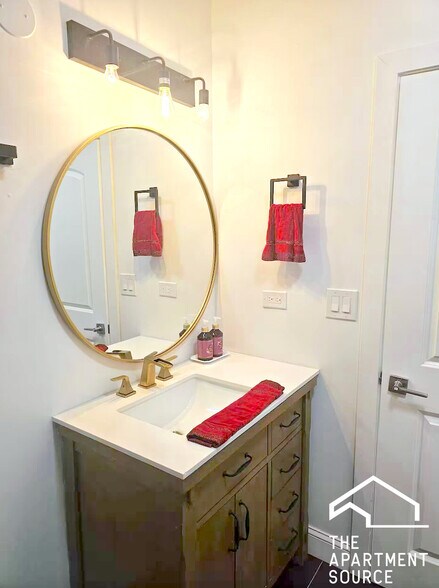 Building Photo - 2937 W Jackson Blvd