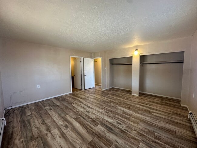 Building Photo - 3 Bedroom 2 Bathroom Top Level Duplex available for rent in Aztec, NM
