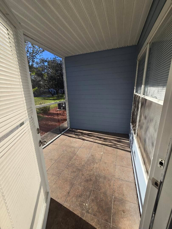 Building Photo - 715 Sugar Bay Way