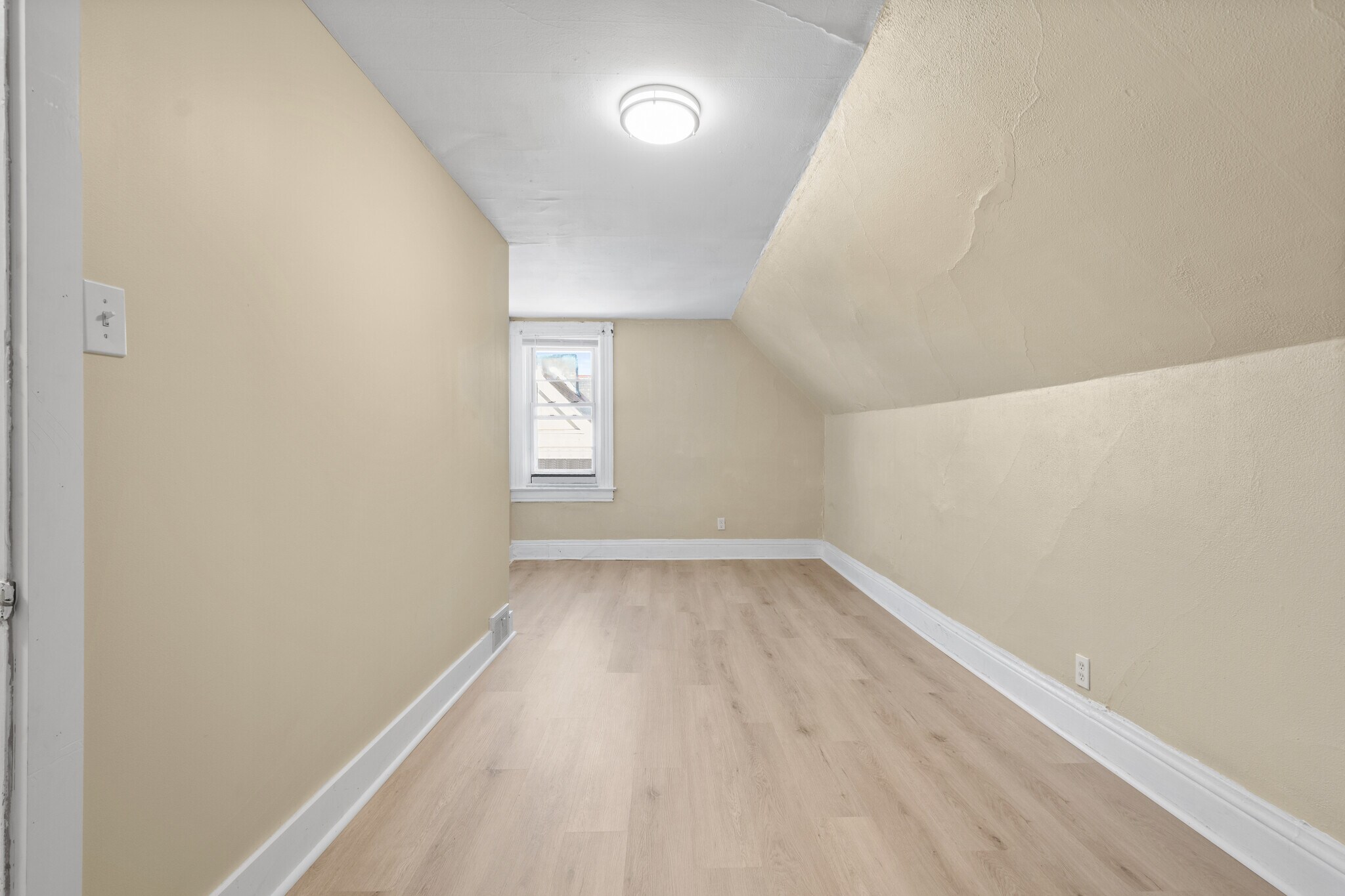 Building Photo - 510 Dawson Ave