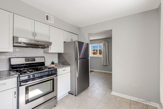 Building Photo - 240 N Archer Ave