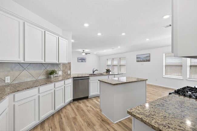 Building Photo - 5402 Still Creek Ranch Dr