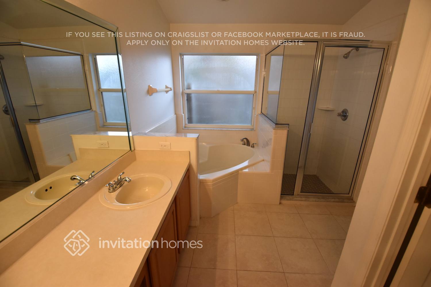 Building Photo - 1021 Empress Ln