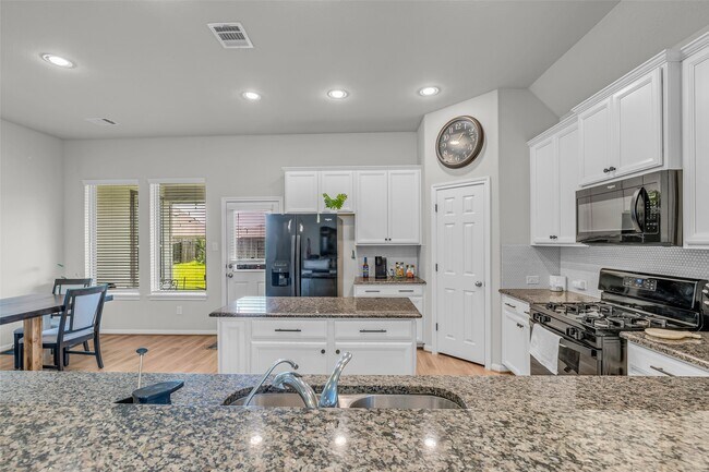 Building Photo - 17330 Hartford Field Ln