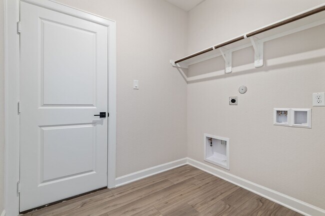 Building Photo - 1031 Rosewood Trl