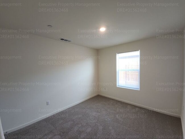 Building Photo - Newly constructed 4 bedroom/ 3 bathroom co...