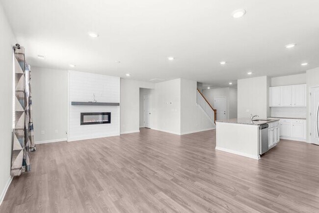 Building Photo - Luxury Living Begins at Home: Where Every Day Feels Like a Retreat; 5BR/3BA, Office