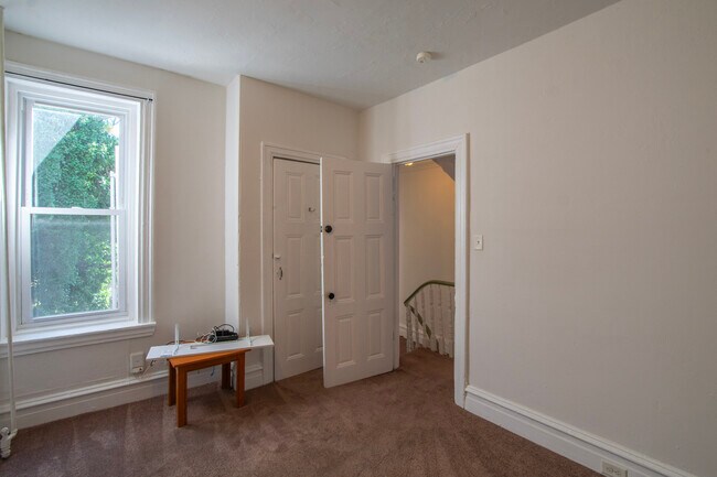 Building Photo - 2039 N Gratz St