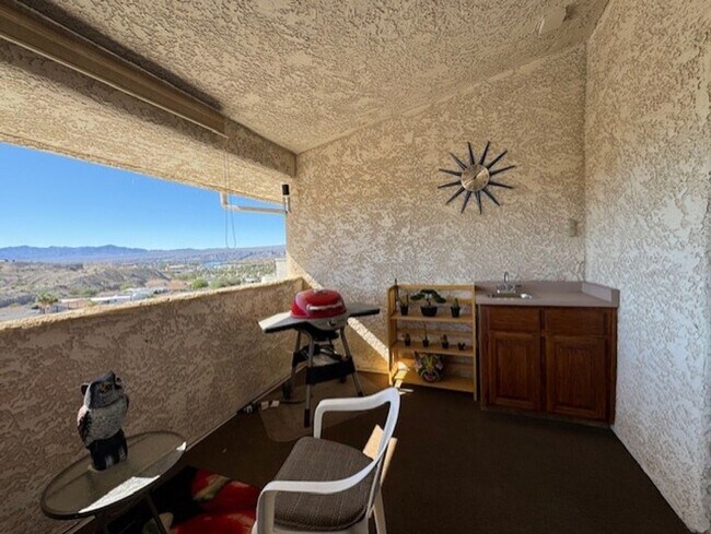 Building Photo - 1BR 1BA Winter Vacation Rental with River Views-RIVERVIEW BLUFFS