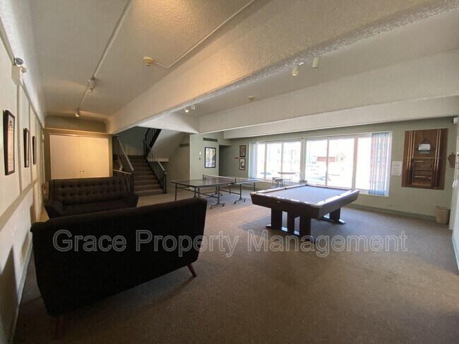 Building Photo - 555 E 10th Ave