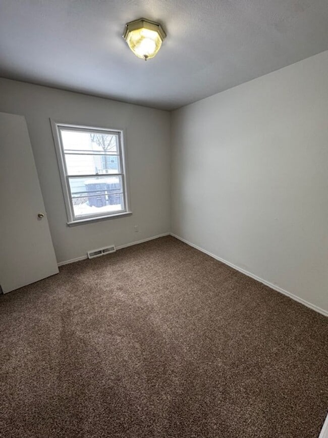 Building Photo - 2412 Juliette Ave