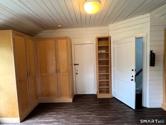 Building Photo - 94 Honey Hill Rd