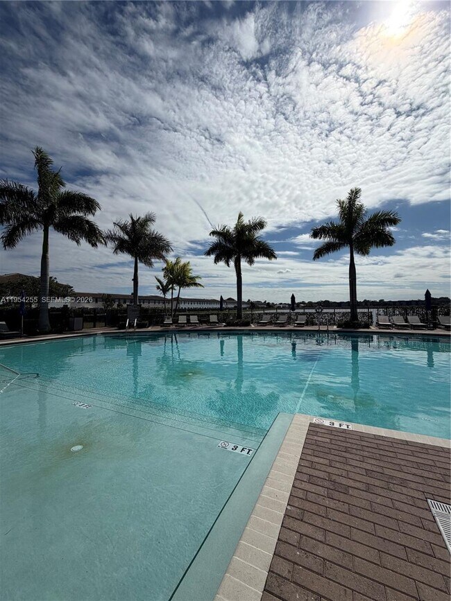 Building Photo - 405 NE 208th Terrace