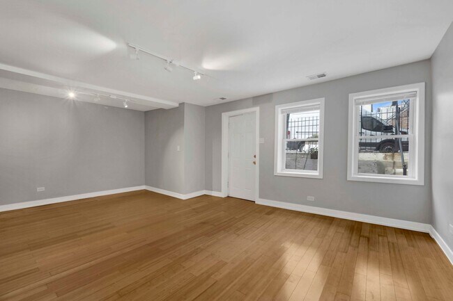 Building Photo - 1649 W 21st St