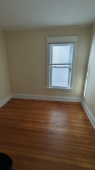 Building Photo - 61 S Pine Ave