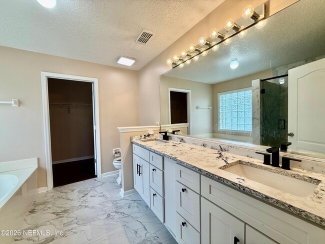 Building Photo - 12856 Chets Creek Dr N