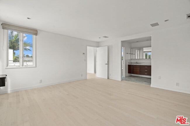 Building Photo - 524 Altair Pl